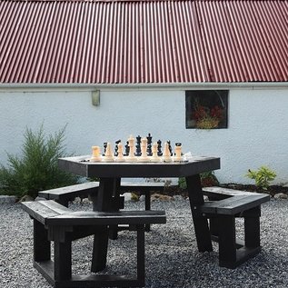 Schachspiel im Innenhof