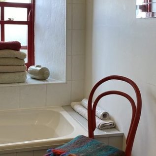 Badezimmer mit Fenster