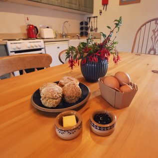 Küche mit traditionellem Frühstück