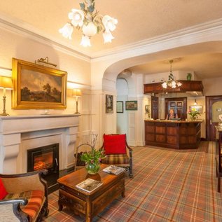Freundliche Hotellobby