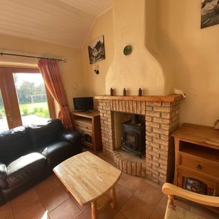 Wohnzimmer mit Kamin