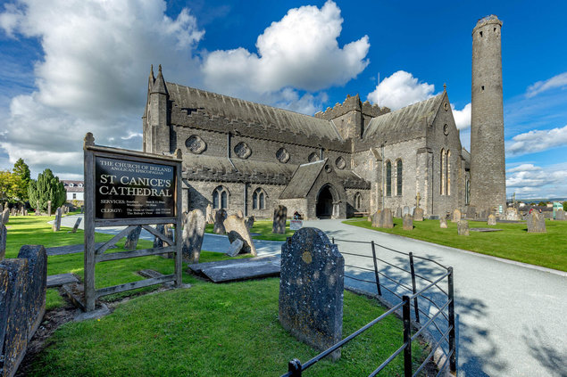 Blick auf "St. Canice’s Cathedral"