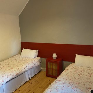 2. Schlafzimmer / Einzelbetten